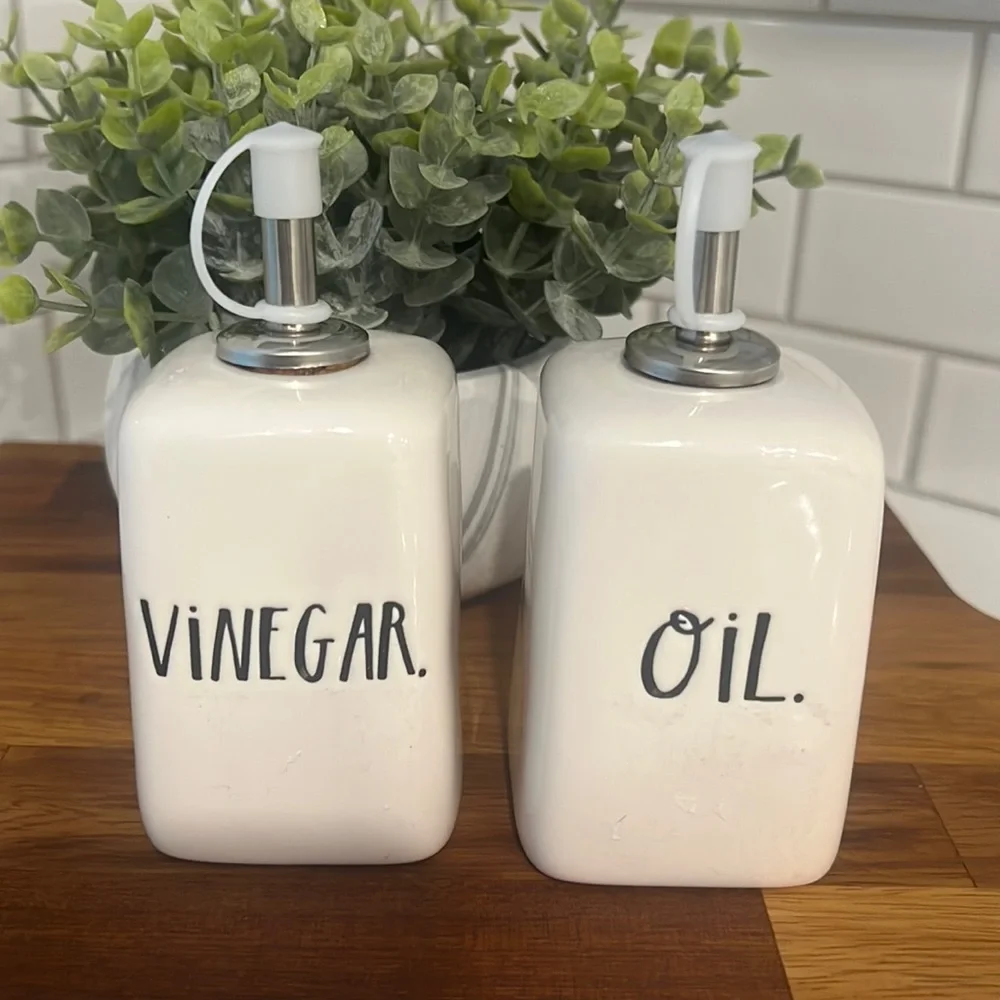 Cute Rae Dunn VINEGAR .& OIL.